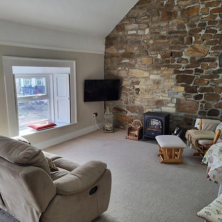 Charming 2-Bed Apartment In Donegal Town Centre Екстериор снимка