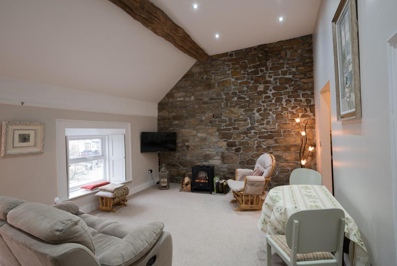 Charming 2-Bed Apartment In Donegal Town Centre Екстериор снимка