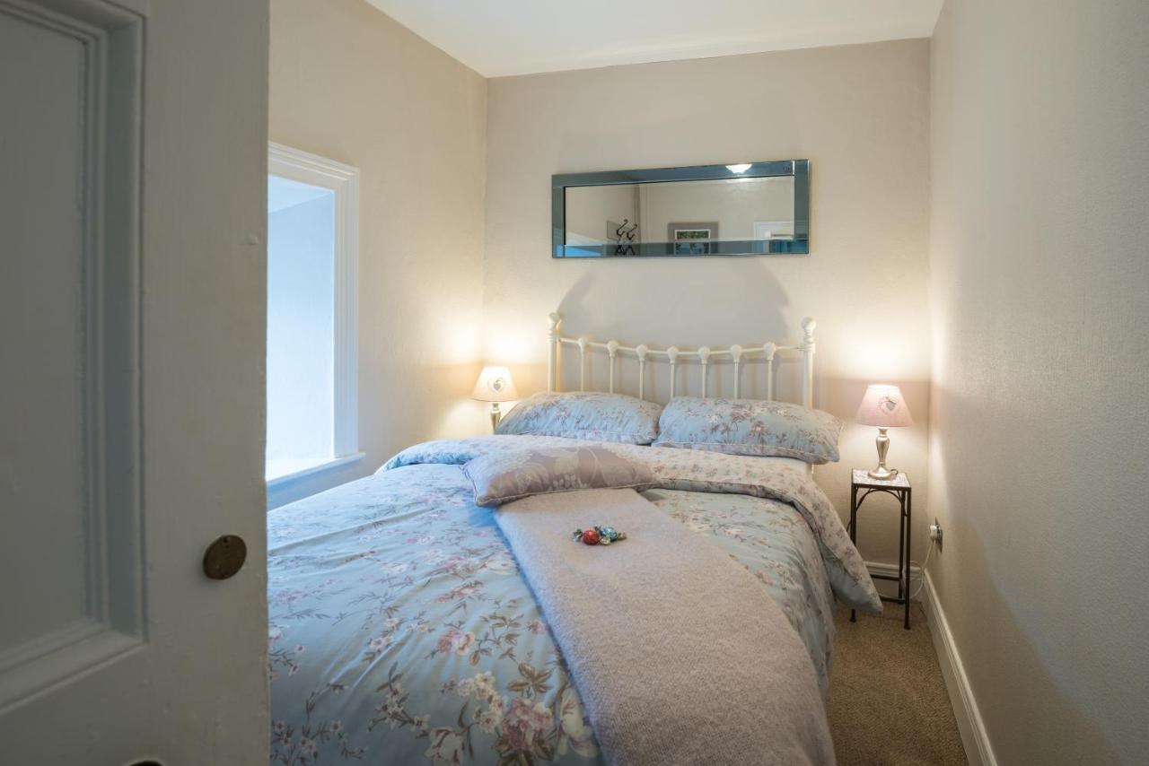 Charming 2-Bed Apartment In Donegal Town Centre Екстериор снимка