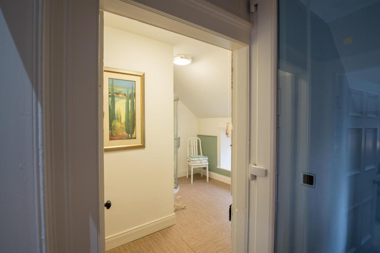 Charming 2-Bed Apartment In Donegal Town Centre Екстериор снимка