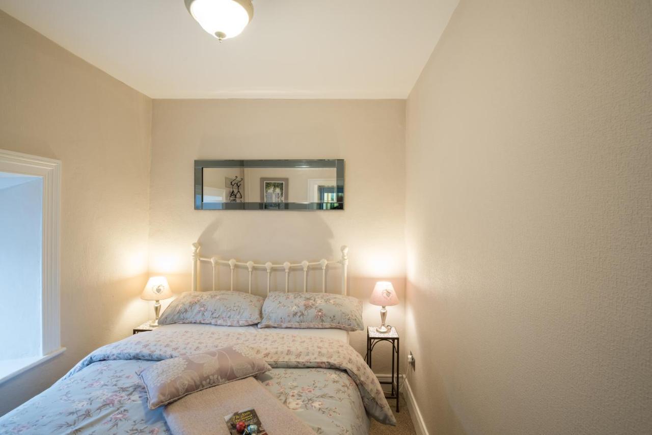 Charming 2-Bed Apartment In Donegal Town Centre Екстериор снимка